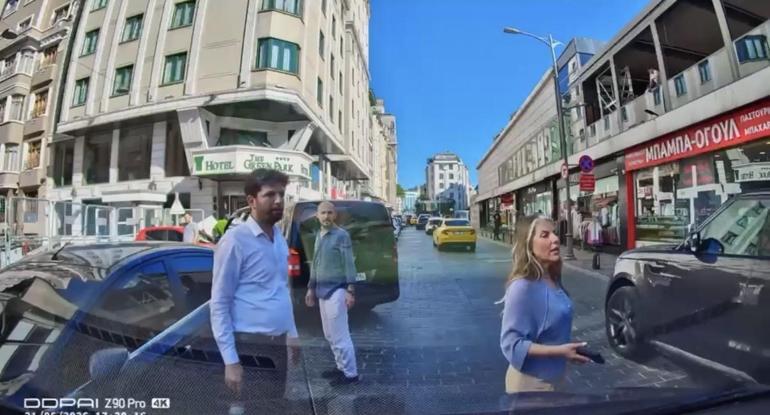 Beyoğlu’nda yol verme tartışmasında Boksörüm çeneni kırarım sözleriyle tehdit etti