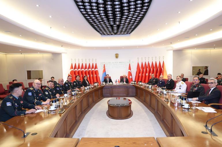 Bakan Güler, Moğol mevkidaşı Batlut ile bir araya geldi