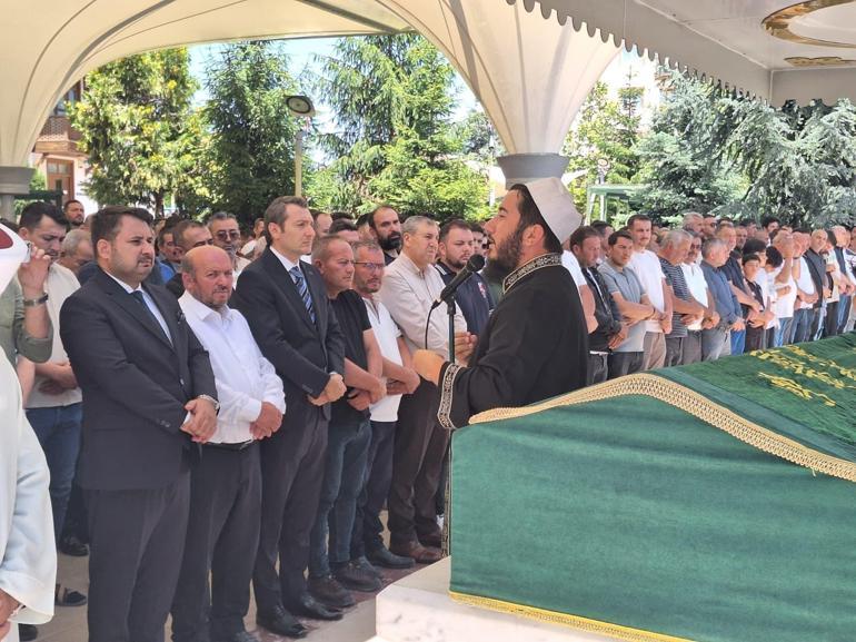 Bisikletiyle bakkala giderken kazada ölen 11 yaşındaki Alper, toprağa verildi