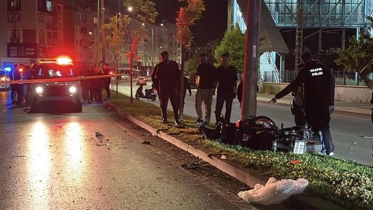 Sivasta motosiklet aydınlatma direğine çarptı: 2 yaralı