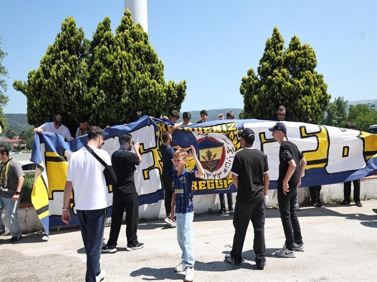 Fenerbahçe’ye Düzce’de coşkulu karşılama