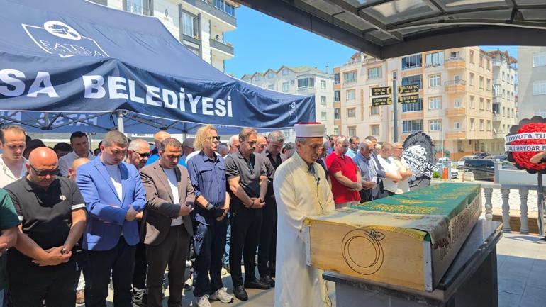 Soner Arıcanın annesi son yolculuğuna uğurlandı