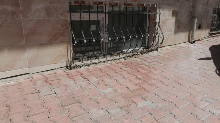 Esenyurtta evinin önünde silahlı saldırıya uğrayan kişi hayatını kaybetti