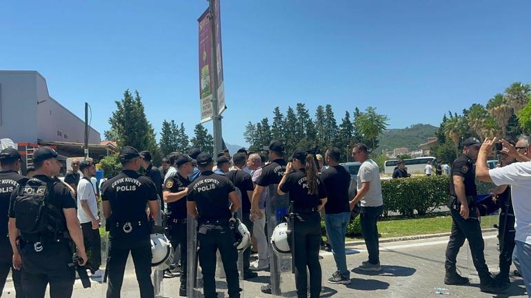 Marmariste çarşı esnafı, belediyeyi protesto etti