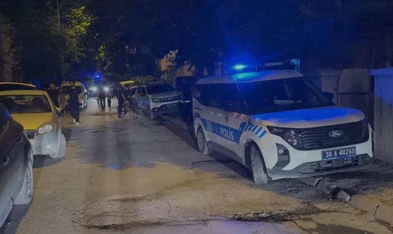 Kayseride 4 katlı binada yangın; 4 kişi dumandan etkilendi