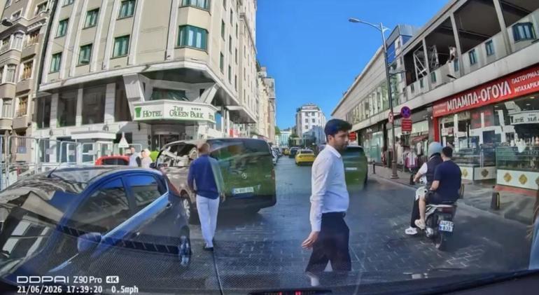 Beyoğlu’nda Çeneni kırarım sözleriyle tehdit eden şüpheli yakalandı; boksör olmadığı ortaya çıktı