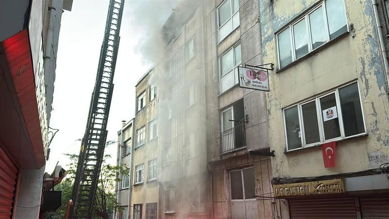 Fatih’te 5 katlı iş hanında yangın: 1 yaralı