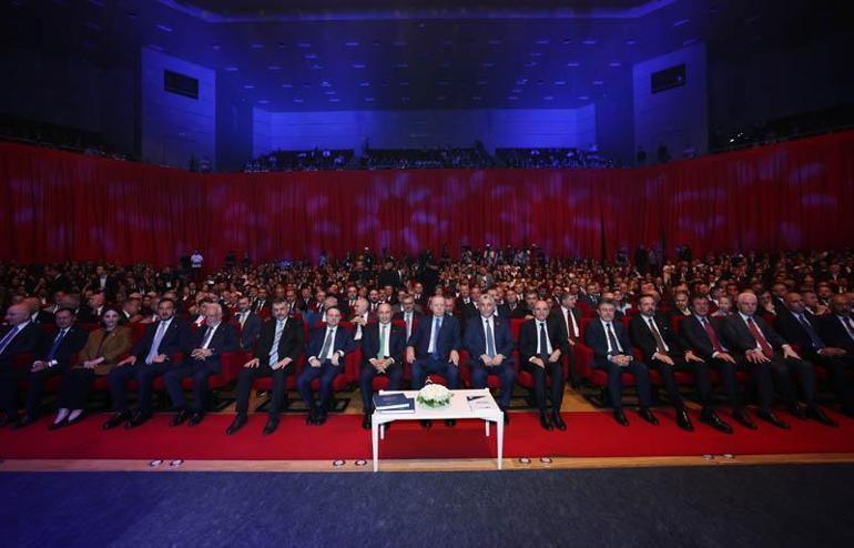 Cumhurbaşkanı Erdoğan: 1 yılda yaptığımız ihracatı artık 1 ayda yapıyoruz