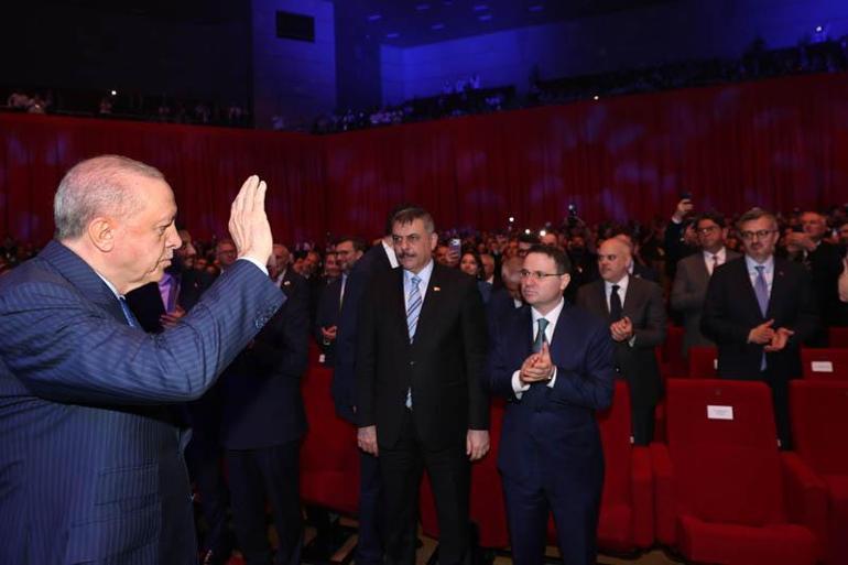 Cumhurbaşkanı Erdoğan: 1 yılda yaptığımız ihracatı artık 1 ayda yapıyoruz