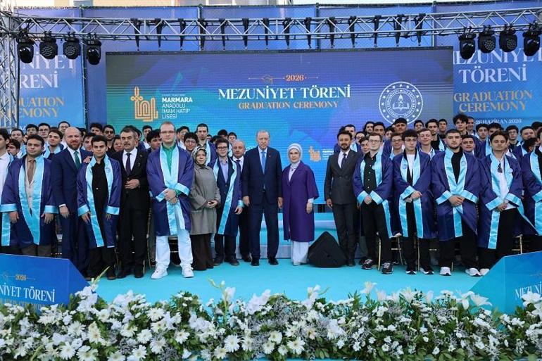 Cumhurbaşkanı Erdoğan, torunu Ömer Tayyip Erdoğanın mezuniyet törenine katıldı