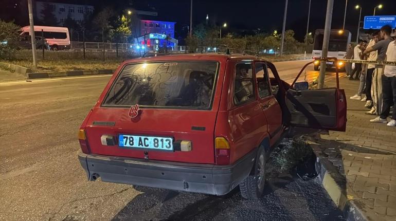 Otomobille çarpışan motosikletin sürücüsü ağır yaralandı