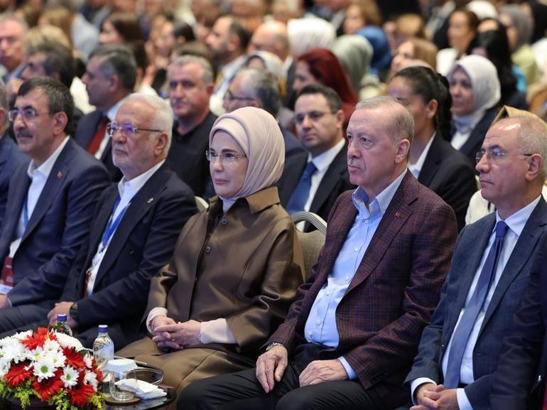 Cumhurbaşkanı Erdoğan: Türkiyenin, vesayetten arınmış bir ana muhalefete ihtiyaç duyduğu açıktır
