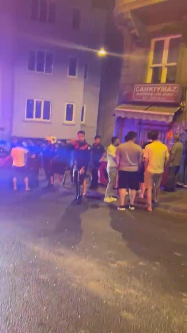 Beyoğlunda patlayıcı bırakılan sokaktaki bina, araç ve iş yerlerinde hasar oluştu