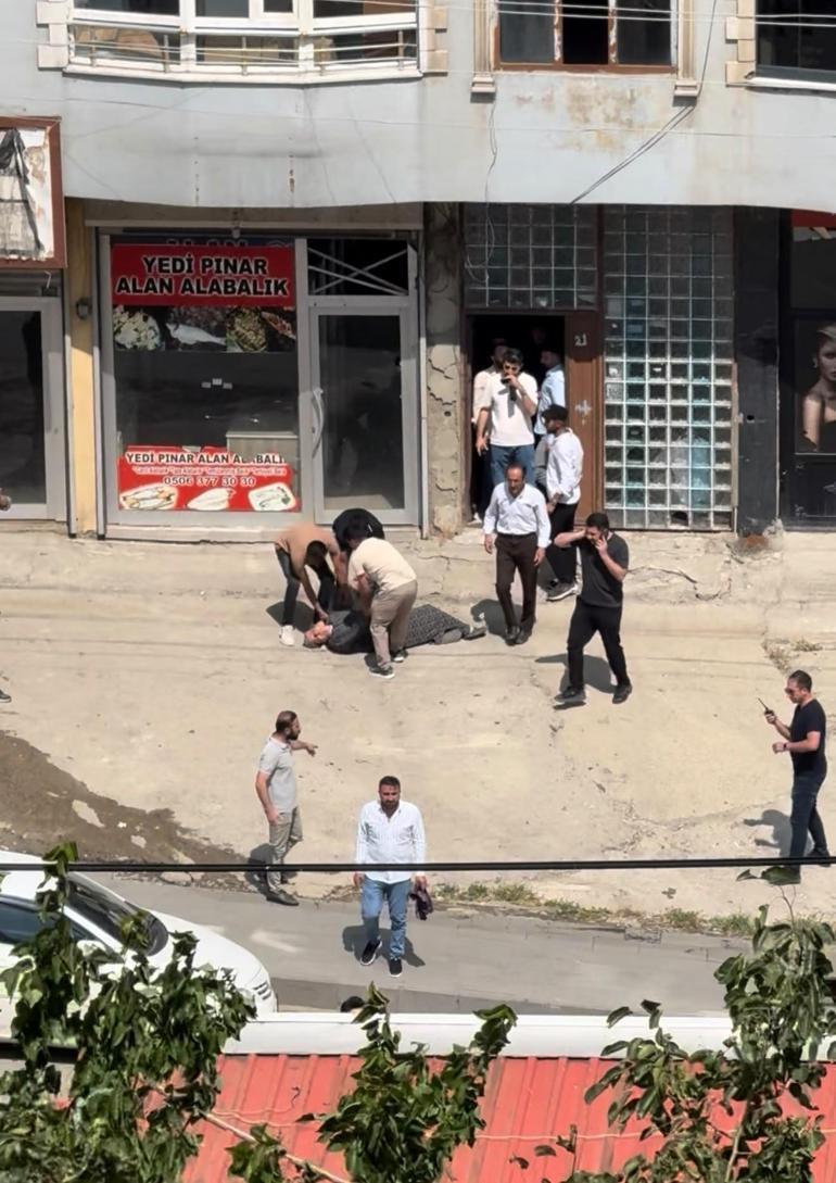 Şemdinli’de 2 kişinin yaralandığı silahlı- sopalı kavga kamerada