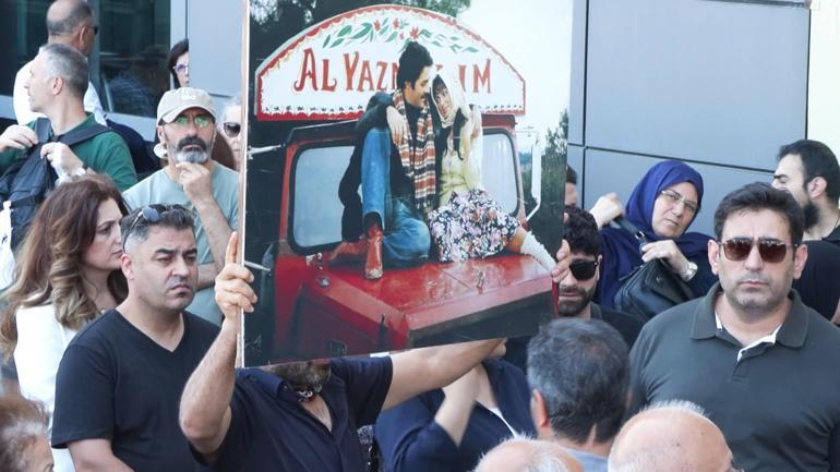 Kadir İnanır için Harbiye Muhsin Ertuğrul Sahnesinde tören düzenlendi