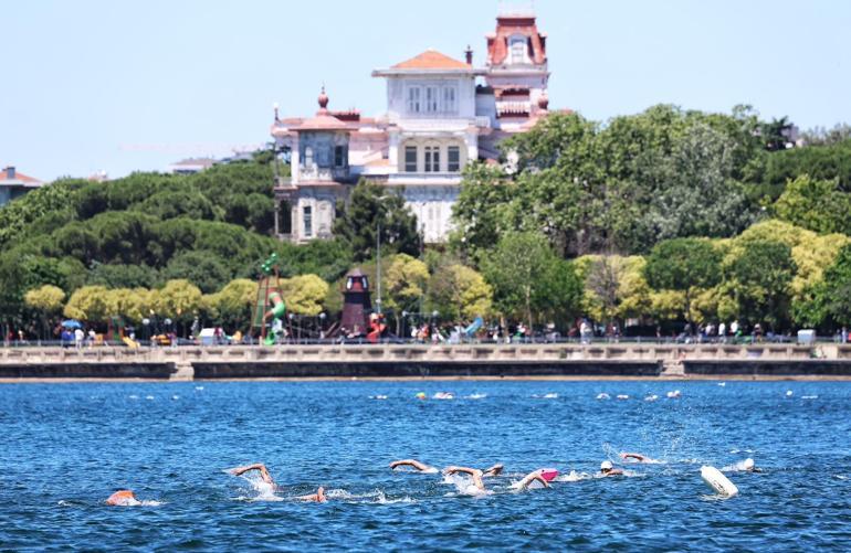 ‘İstanbul’u Yüzüyorum, Maviyle Buluşuyorum’ yarışları Şaşkınbakkal sahilinde gerçekleşti