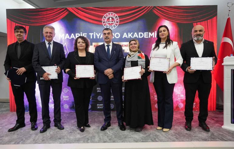 Öğretmenlere tiyatro eğitimi