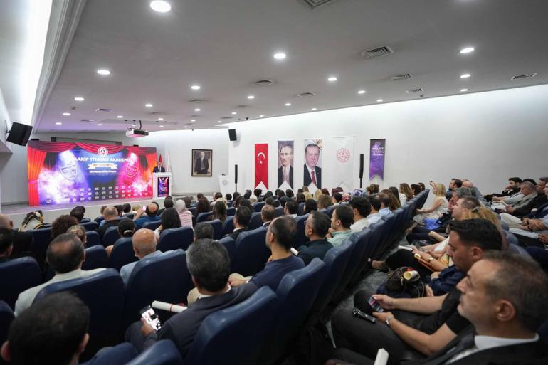 Öğretmenlere tiyatro eğitimi