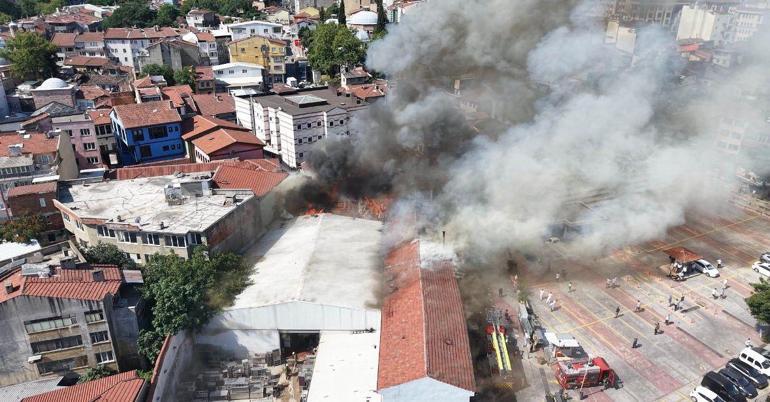 Bursada tarihi çarşıda yangın