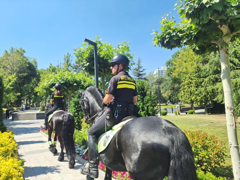NATO Zirvesi öncesi Ankarada atlı polislerden devriye