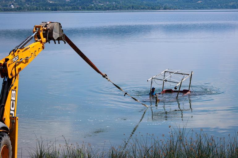 Sapanca Gölünde kapsamlı temizlik çalışması gerçekleştirildi