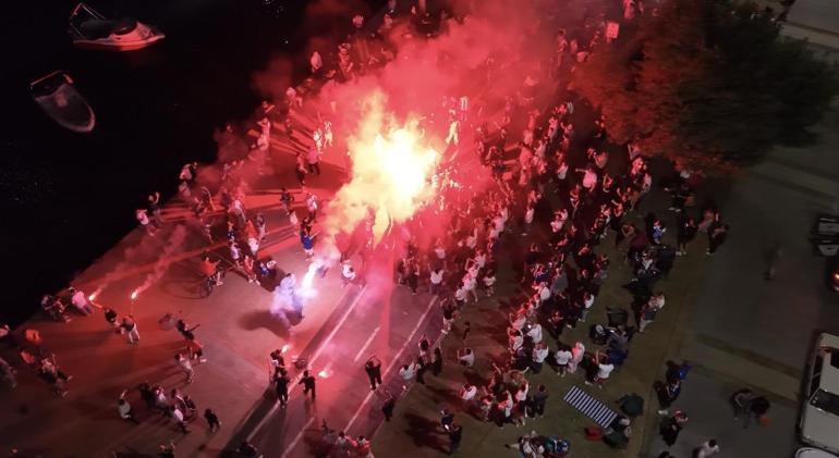 Samsunspor’un 61’inci yılı sahilde meşalelerle kutlandı