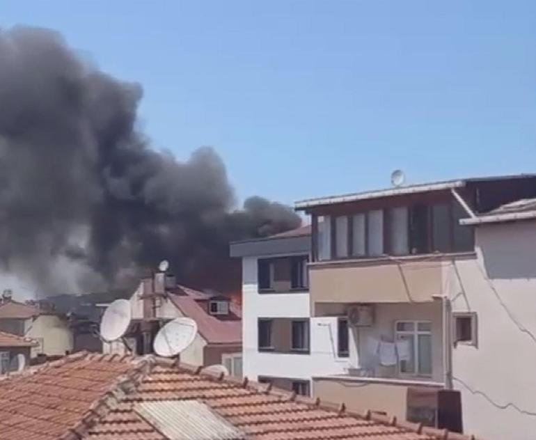 Pendikte 5 katlı binanın çatısında çıkan yangında 1 işçi yaralandı