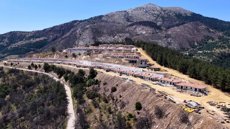 Ödemiş afet konutları yangının birinci yılında teslim ediliyor