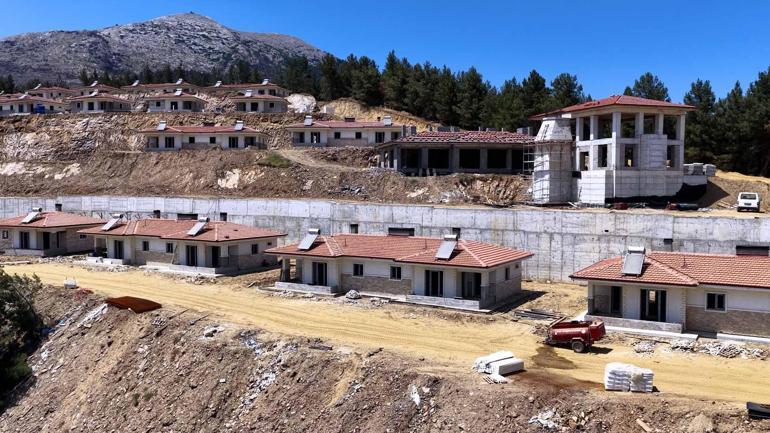 Ödemiş afet konutları yangının birinci yılında teslim ediliyor