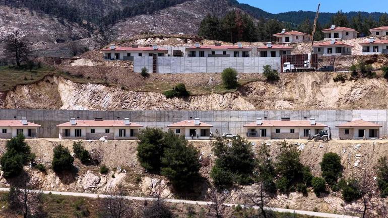 Ödemiş afet konutları yangının birinci yılında teslim ediliyor