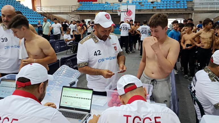 665’inci Kırkpınar Yağlı Güreşleri’nde güreşecek 840 pehlivanın kayıt işlemleri başladı
