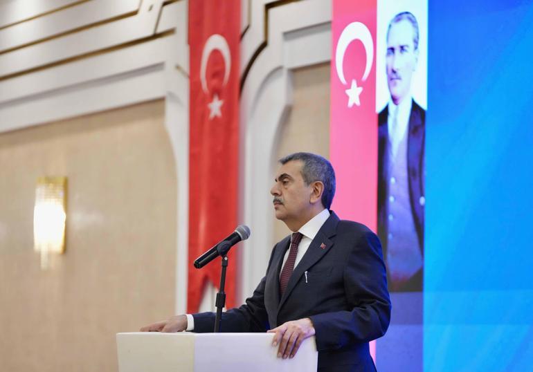 Bakan Tekin yurt dışında görevlendirilecek öğretmenlerle bir araya geldi