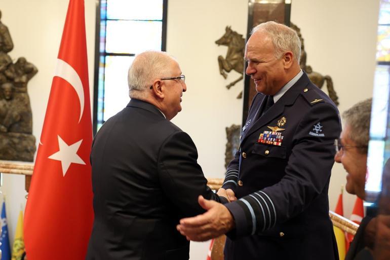 Bakan Güler, Hollanda Genelkurmay Başkanını kabul etti