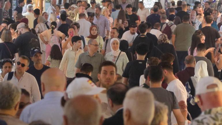 İstanbul Valisi Davut Gül, Kapalıçarşıda esnafla buluştu