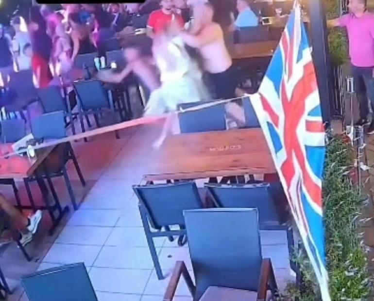 Marmariste restoranda İngiliz çiftin kavgası kamerada