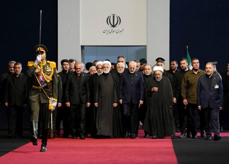 İran’ın eski lideri Hamaney için devlet töreni düzenleniyor