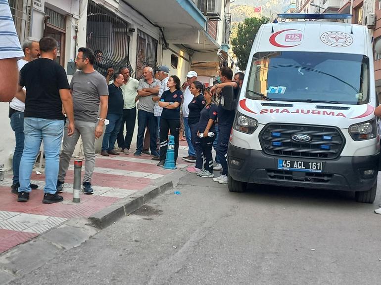 Manisada kötü koku gelen evde, kardeşinin cesediyle 2 gün yaşamış