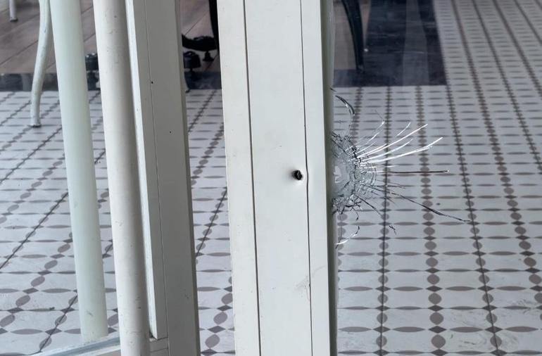 Ümraniyede alışveriş merkezinde silahlı saldırı: 2 yaralı