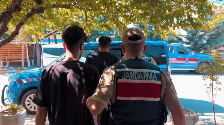 Çobanları silahla tehdit edip 800 küçükbaşı alan 4 şüpheli gözaltına alındı