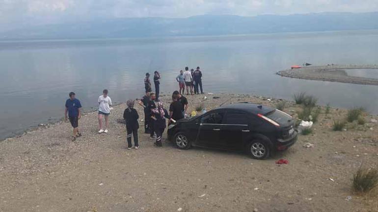 2 arkadaş, serinlemek için girdikleri İznik Gölü’nde boğuldu