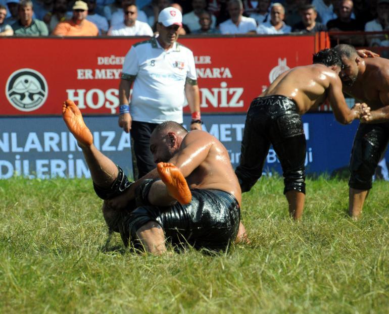 Kırkpınar Yağlı Güreşleri’nde çeyrek finale kalan pehlivanlar belli oldu