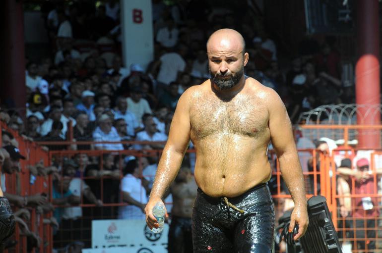 Kırkpınar Yağlı Güreşleri’nde çeyrek finale kalan pehlivanlar belli oldu