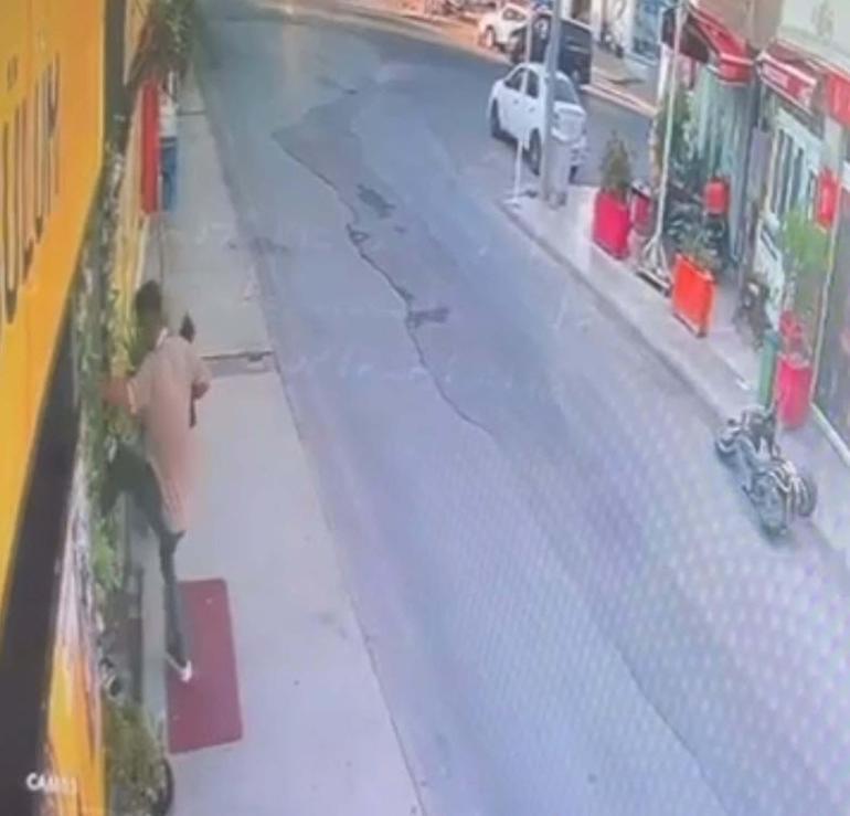 Bodrumda pompalı tüfekle rastgele ateş açtı; o anlar kamerada