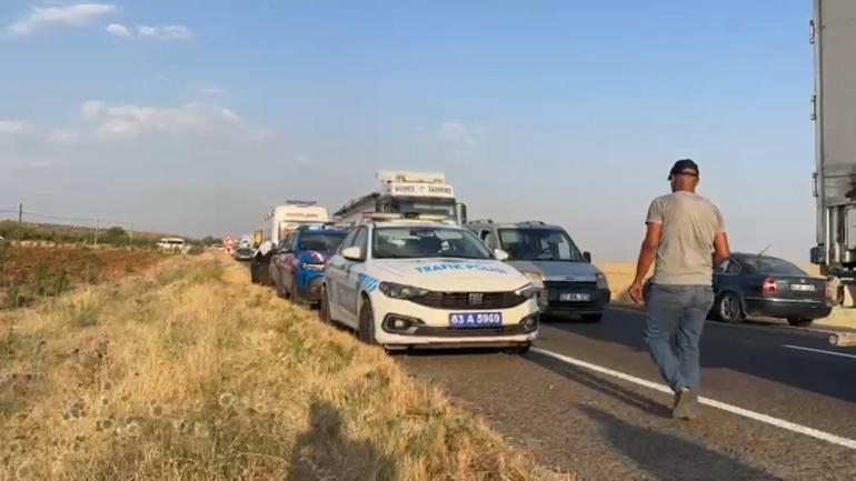 Tarım işçilerini taşıyan minibüs şarampole devrildi; 22 yaralı
