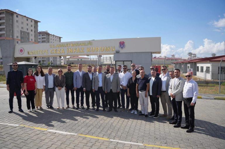 Özgür Özel, Deniz Göktaşı cezaevinde ziyaret etti