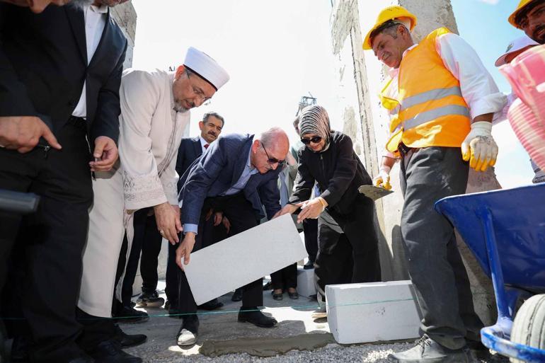 Kurtulmuş: Kardeşliğimizi gözümüzün içi gibi koruyacağız