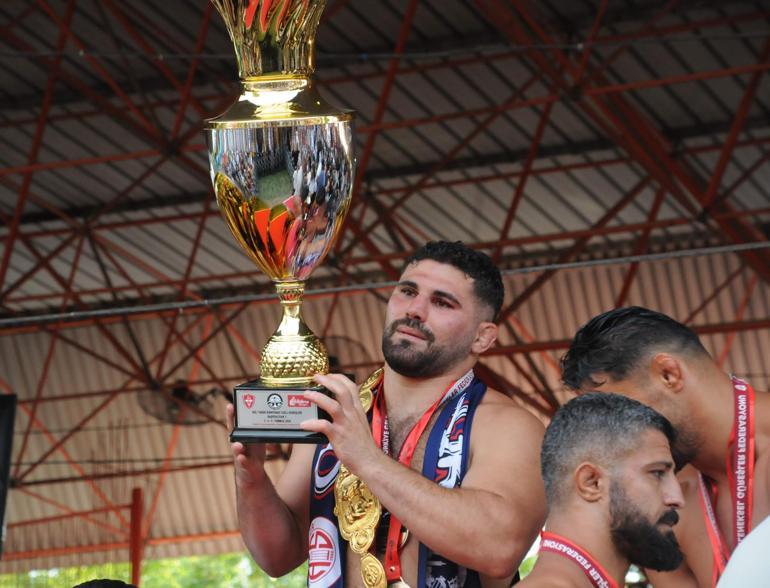 665’inci tarihi Kırkpınar Yağlı Güreşleri’nde başpehlivan Erkan Taş oldu