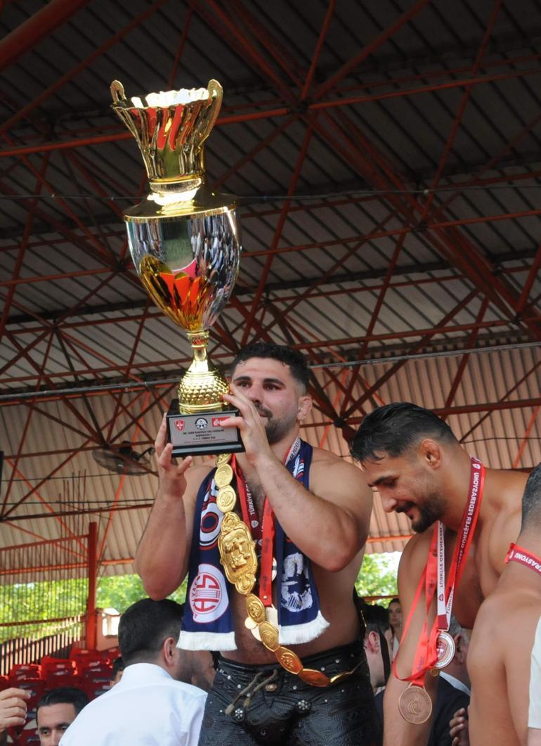 665’inci tarihi Kırkpınar Yağlı Güreşleri’nde başpehlivan Erkan Taş oldu