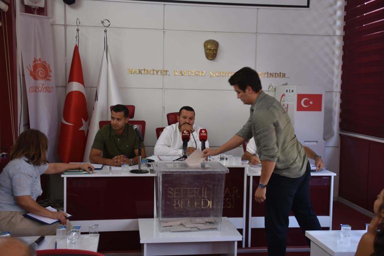 Seferihisar Belediye Başkan Vekili, Fuat Gümüş oldu