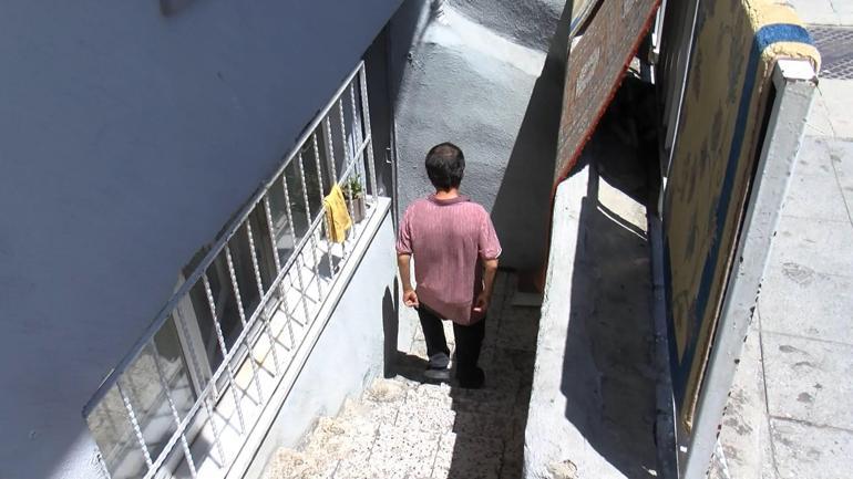 Sultangazide evin tavanı oyun oynayan çocuğun üzerine çöktü; iki gün sonra su bastı